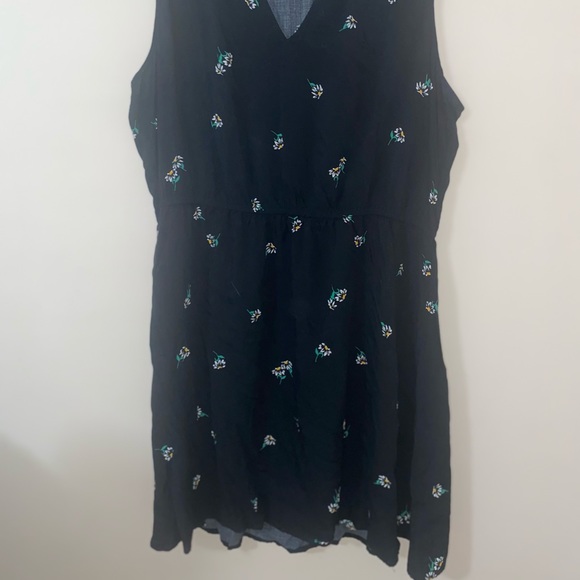 Black Floral dress - Picture 2 of 2